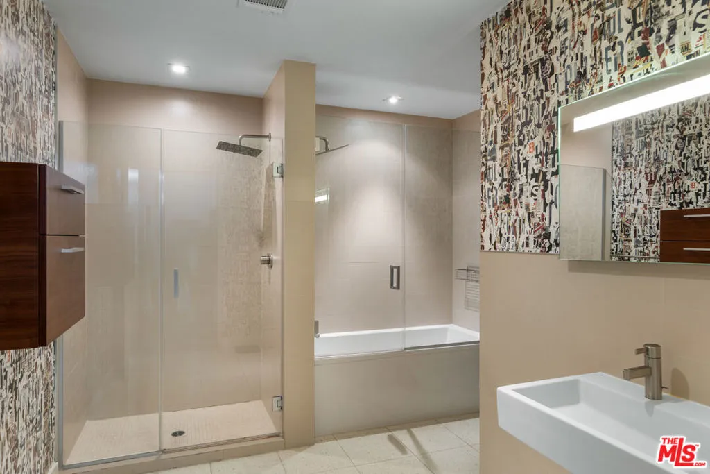 6735 Yucca Street 508, Los Angeles, California 90028 home-pic-11